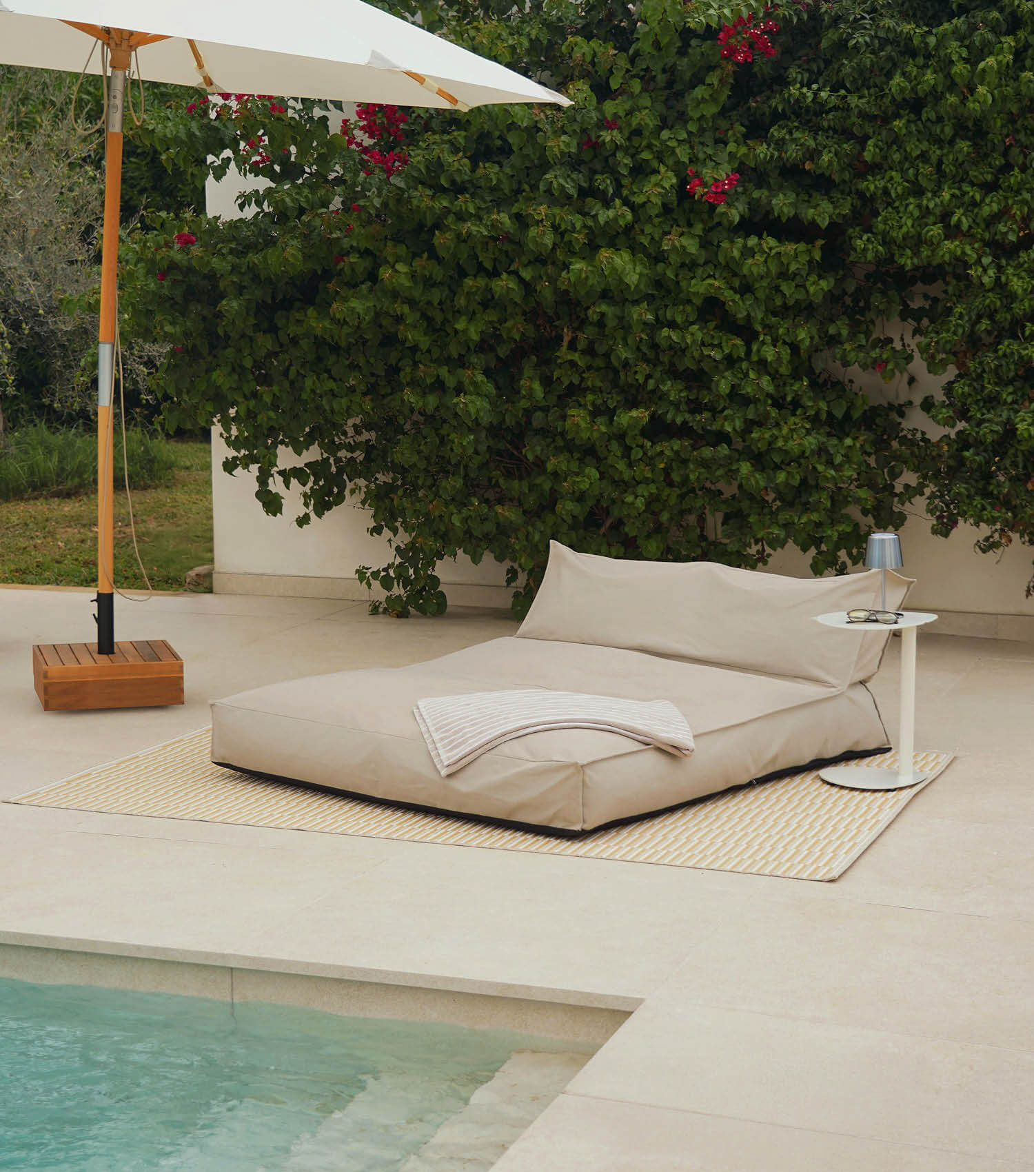 Daybed outdoor, transat de jardin ou chaise longue de relaxation