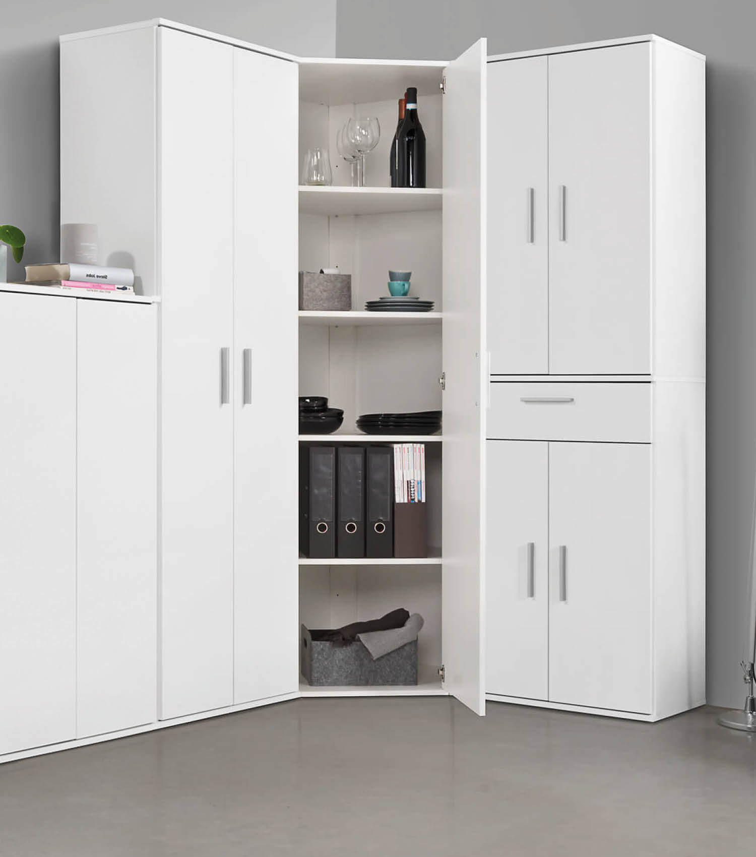 Armoire d'angle 'Der Lange' aussi utilisable comme armoire polyvalente ou classeur 