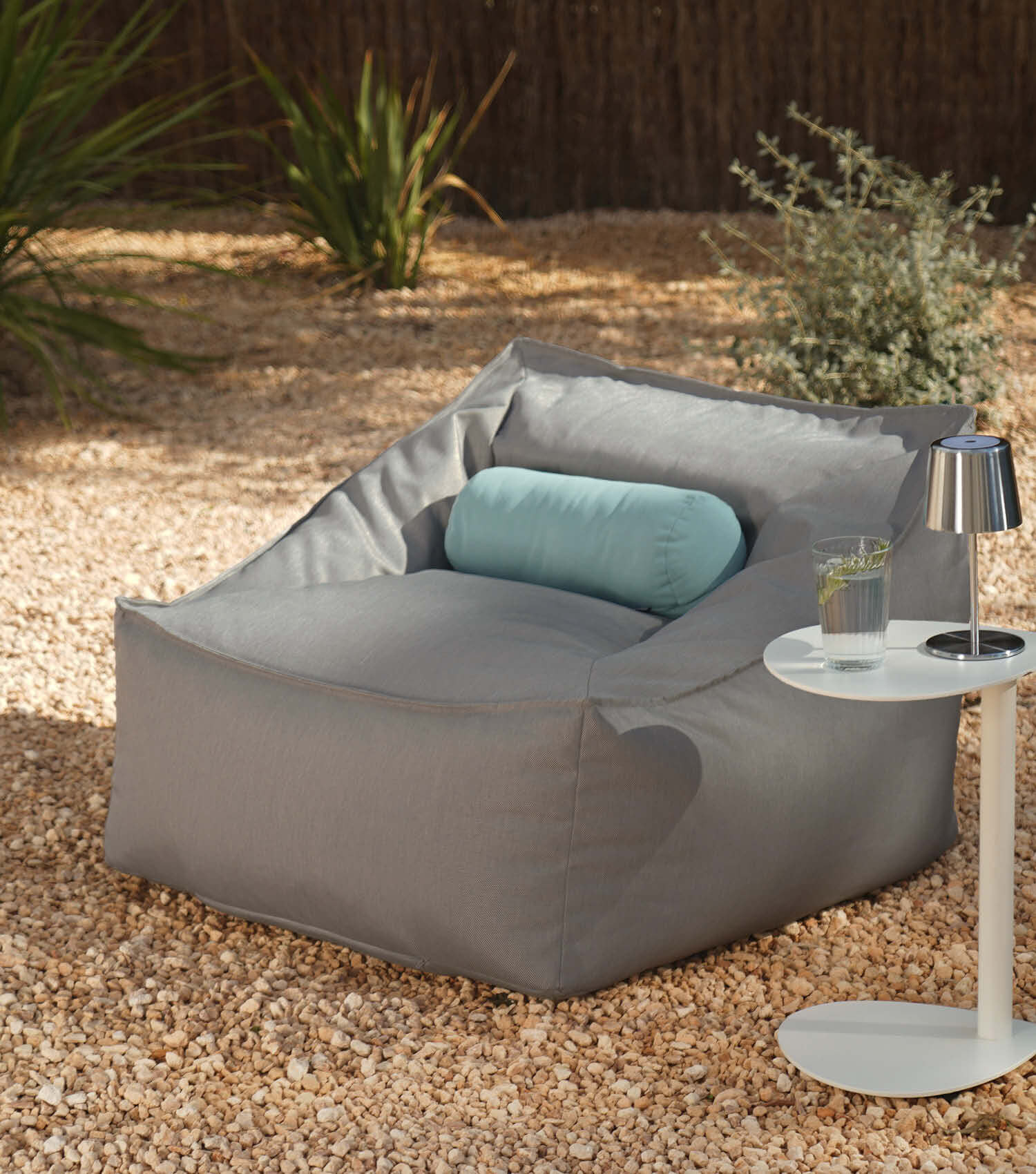 Pouf de sol convertible bean bag gris clair mokebo
