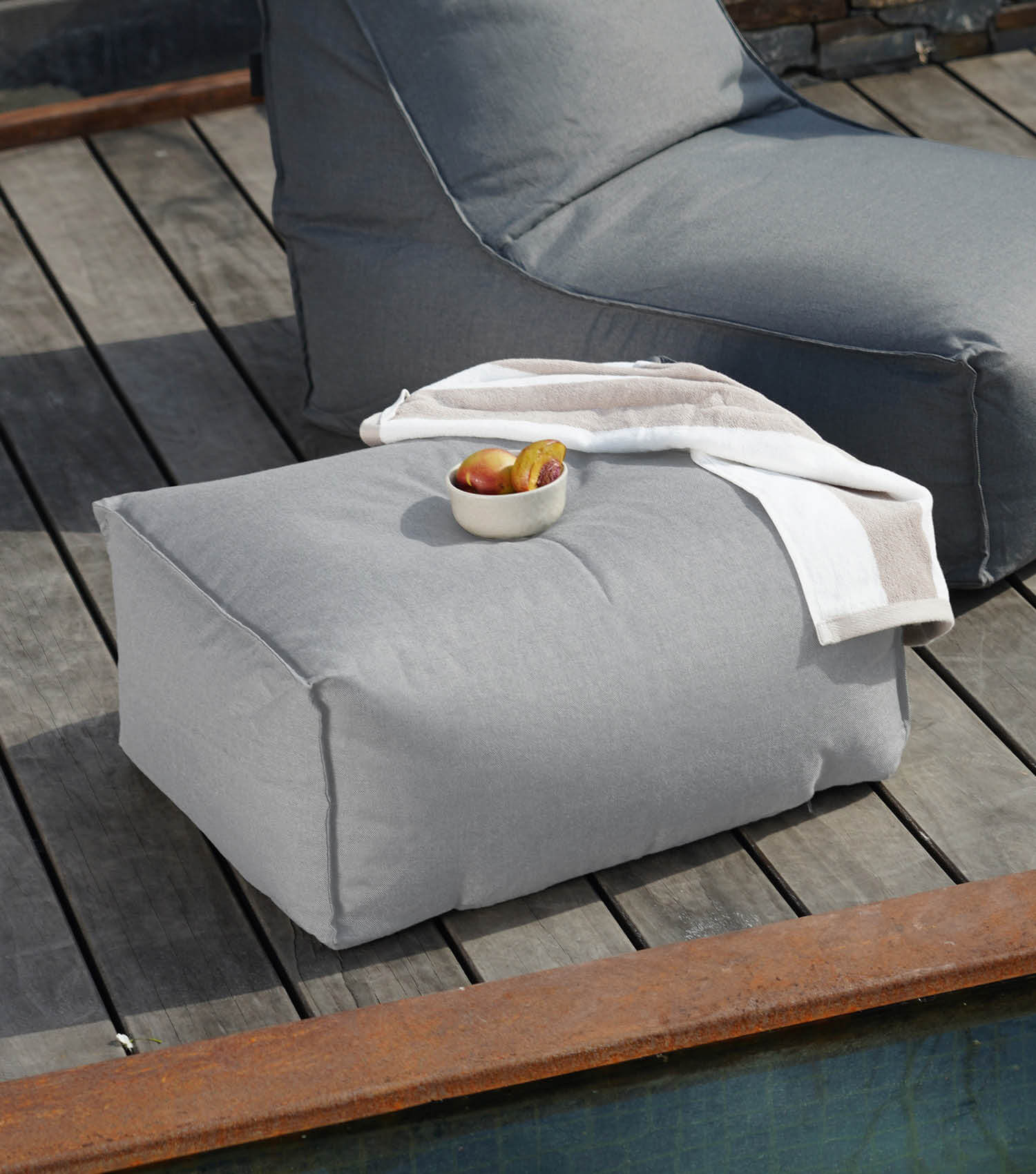 Pouf d'extérieur gris clair carré repose-pieds 'Der Ruhepouf' coussin de sol