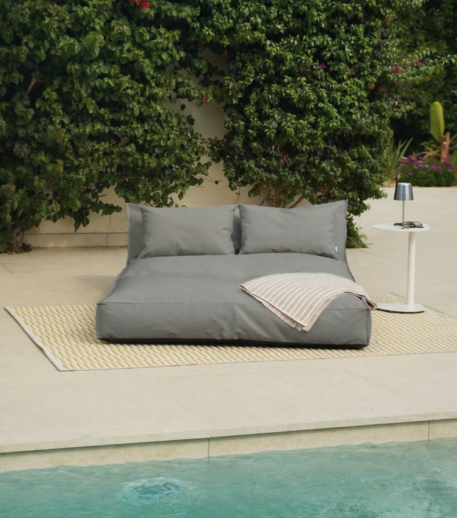 Méridienne outdoor, chaise longue de jardin ou transat
